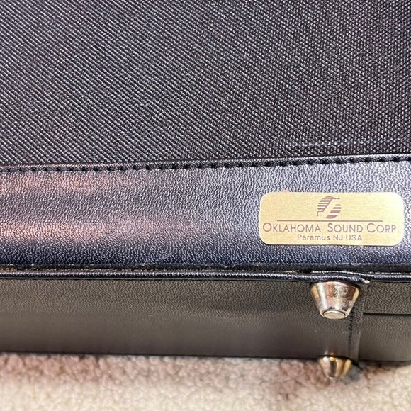 100% Working 18” X 13” Oklahoma Sound PA-In-Case Attache Case W/ Microphone ++++ - Picture 3 of 9
